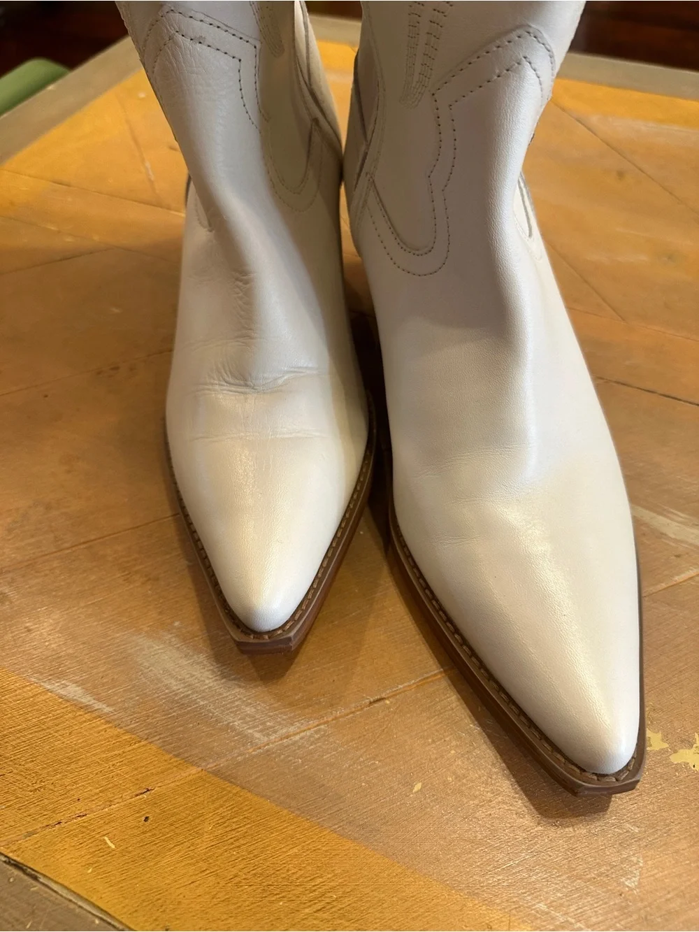 🤍🤠 The cutest white leather cowboy boots from Coconuts by Matisse